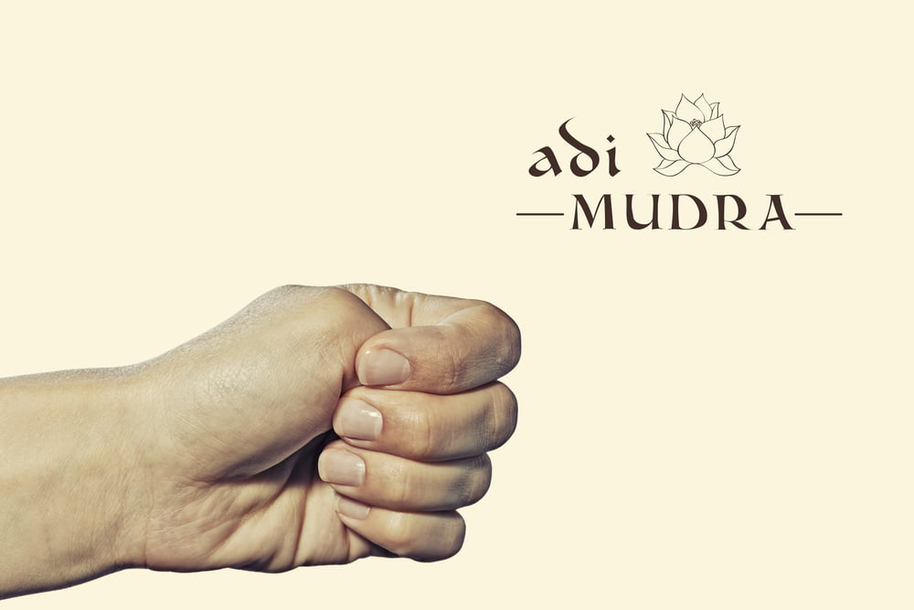 Adi Mudra Benefits Efeitos Colaterais Como Fazer e Precauções