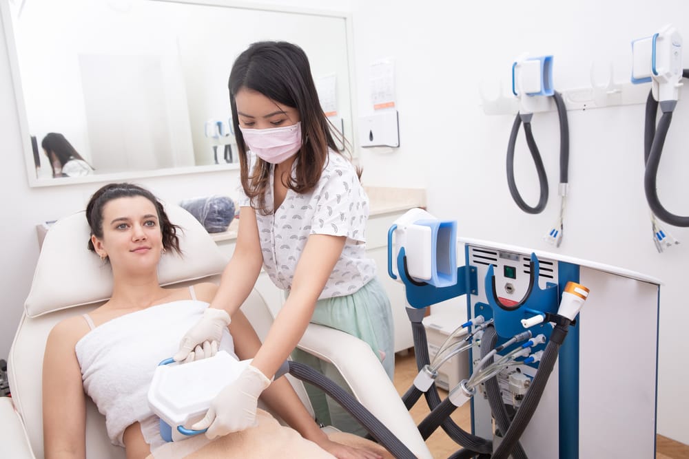 هل العلاج بالتبريد للسيلوليت فعال حقًا؟