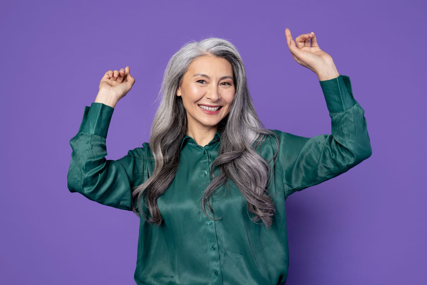 هل هناك أطعمة يمكن أن تؤخر ظهور الشعر الرمادي؟