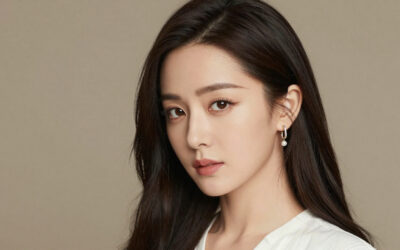 بيلي إيليش عارية